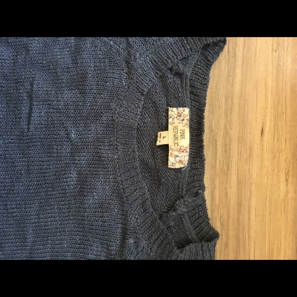 Blue sweater - Picture 3 of 3